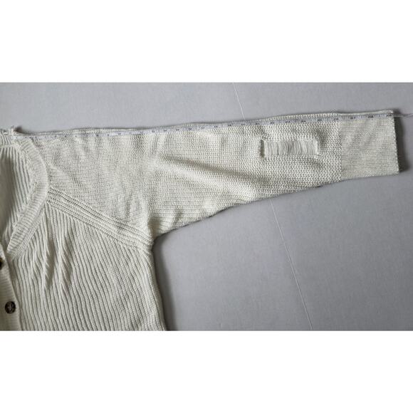 Women’s Distressed Frayed Cream Sweater 2x Long Sleeve Button V Neck - Picture 8 of 9